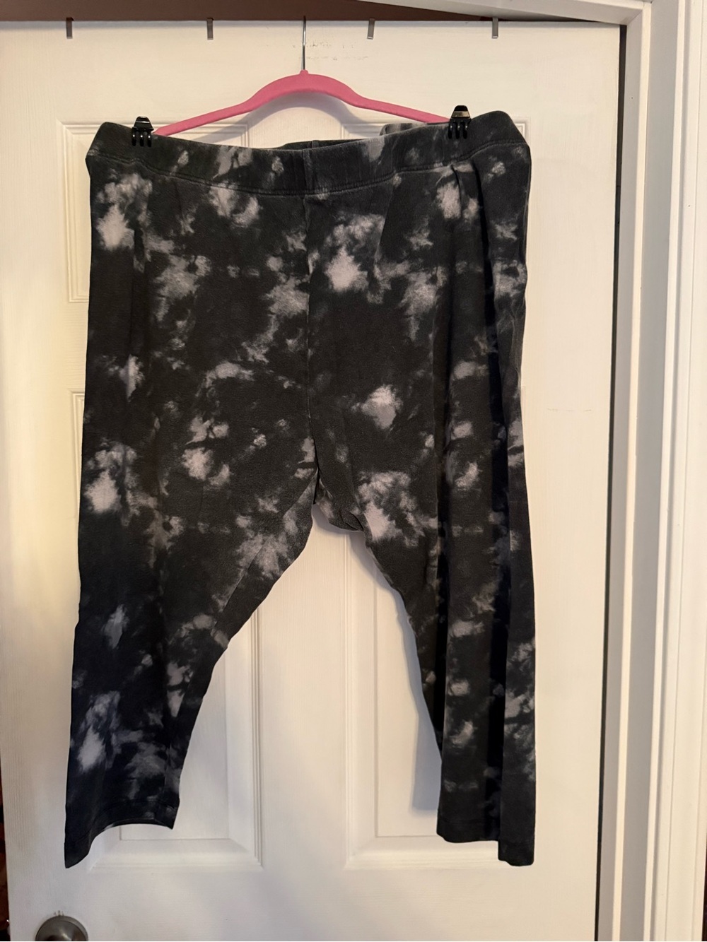 Tie-Dye Black and White Women’s Leggings